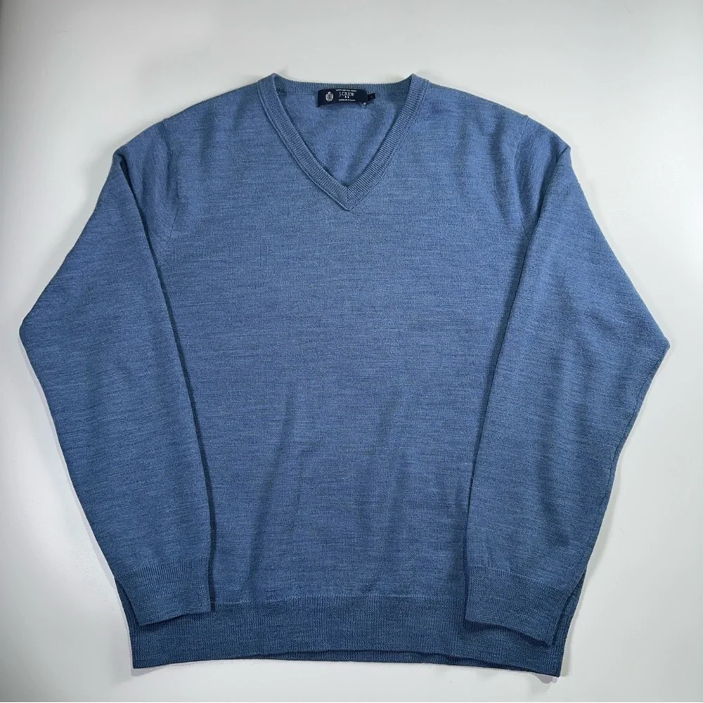 J Crew merino wool essential V neck lightweight sweater L blue